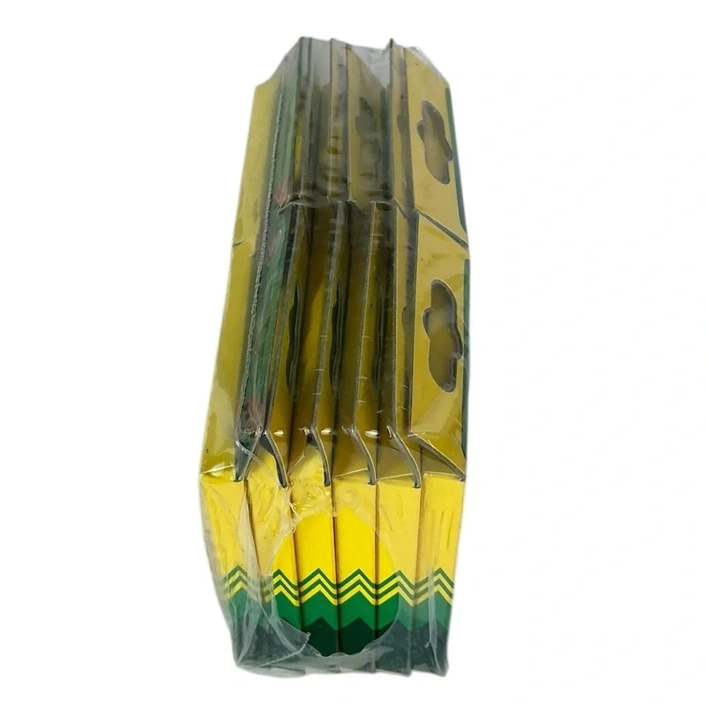 Crayola Crayons Made in USA Non Toxic Non Smudge Formula 8 Ct Boxes 12 Box Lot
